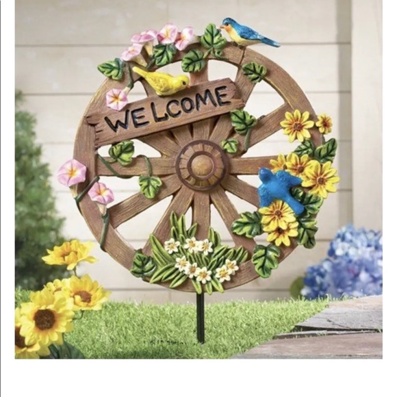 Spring Summer Floral Wagon Wheel Yard Decor
